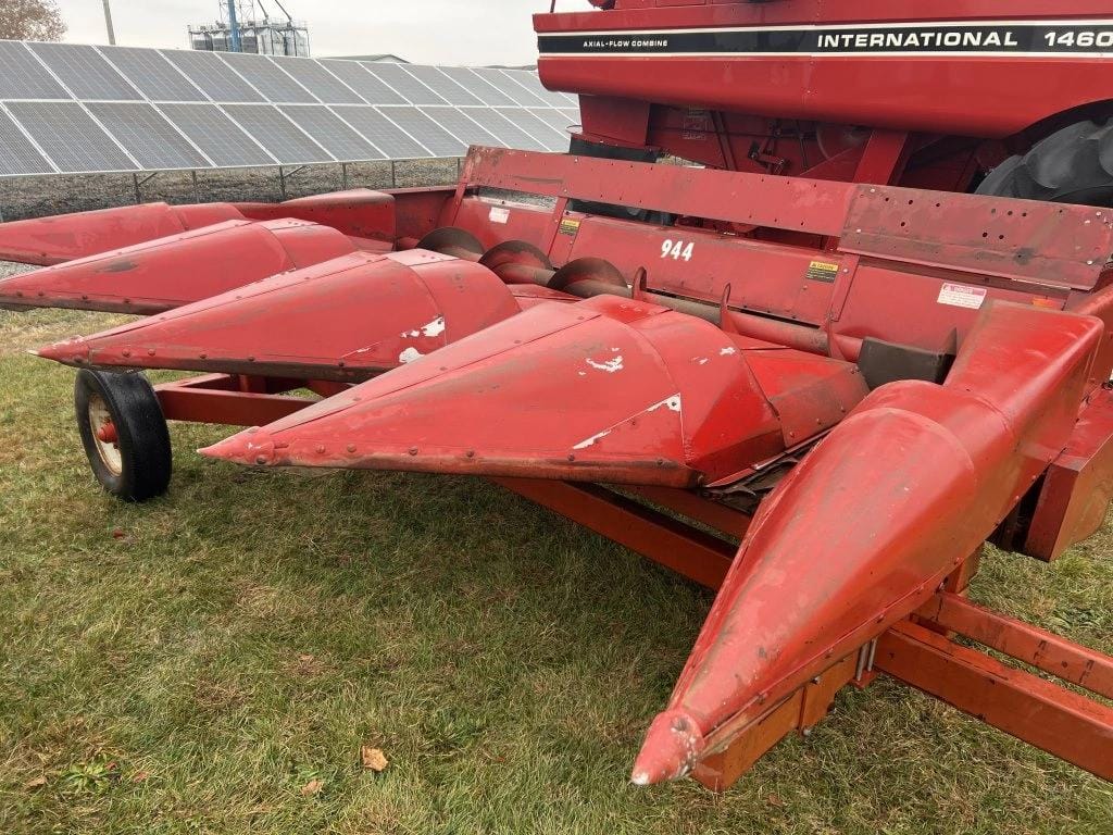 Main image International Harvester 944