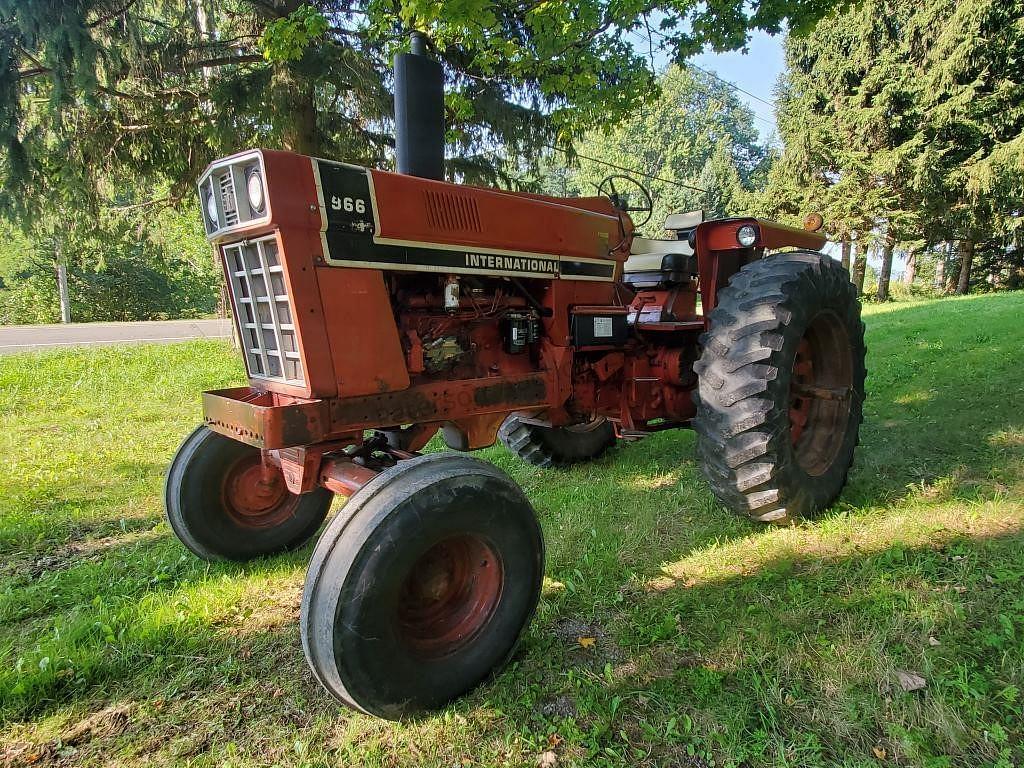 Image of International Harvester 966 Primary image