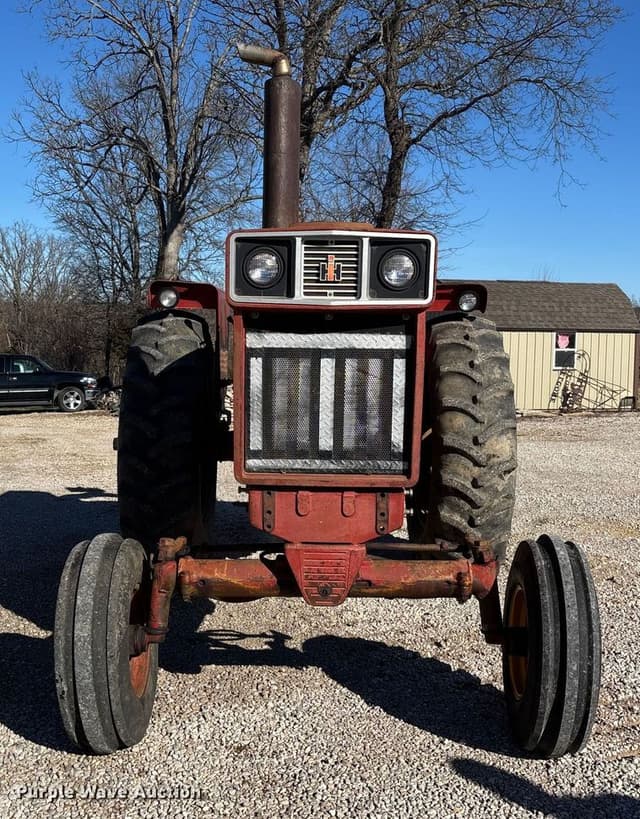 Image of International Harvester 966 equipment image 1