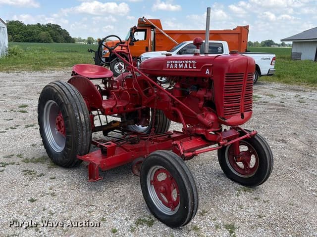 Image of Farmall A equipment image 2