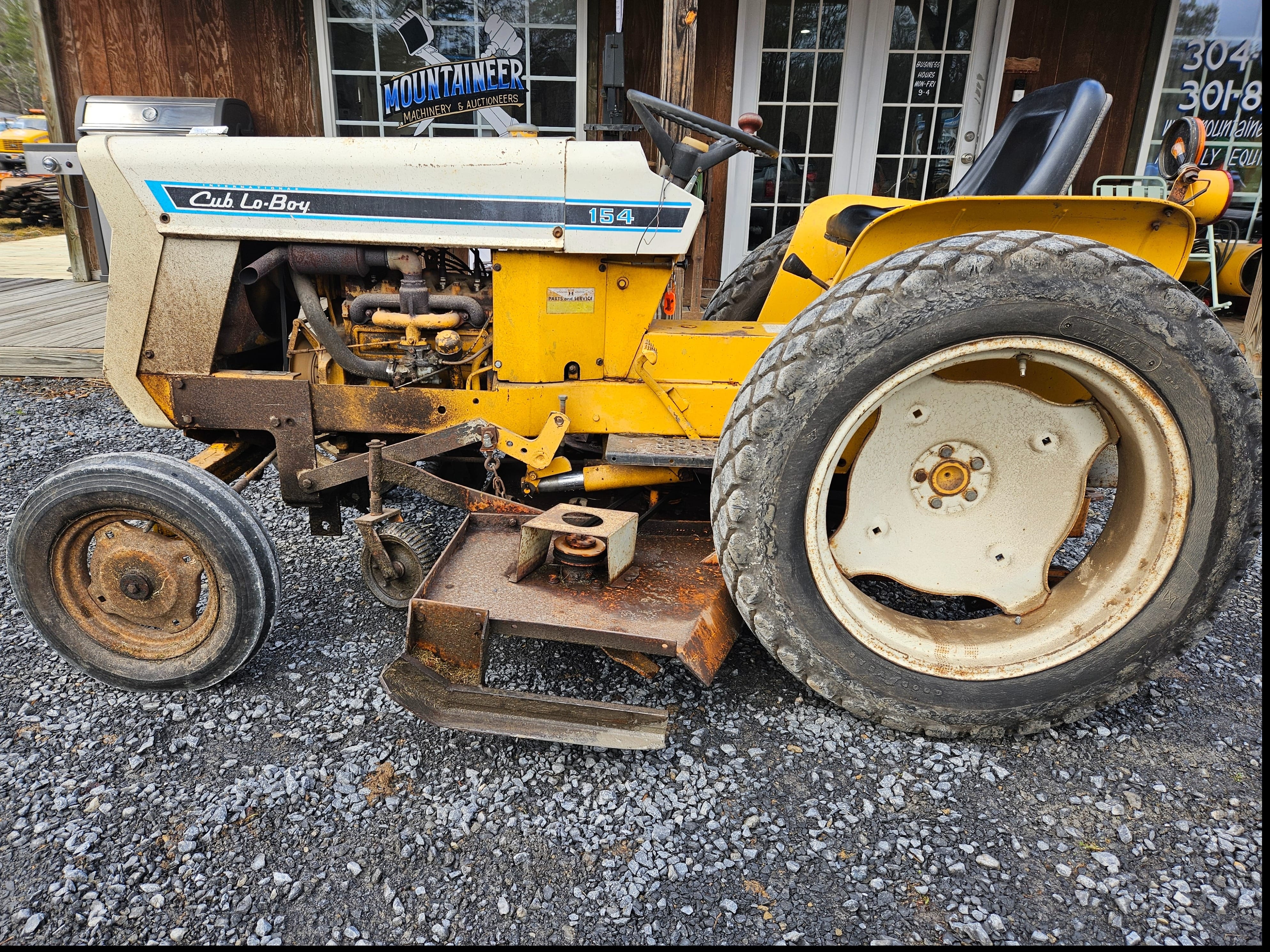 Main image International Harvester 154 Lo-Boy