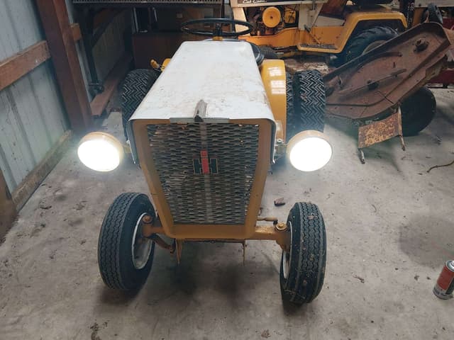 Image of International Harvester Cub Cadet equipment image 2