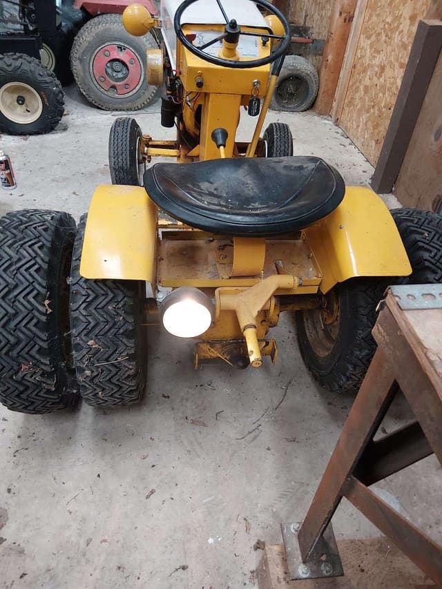 Image of International Harvester Cub Cadet equipment image 3