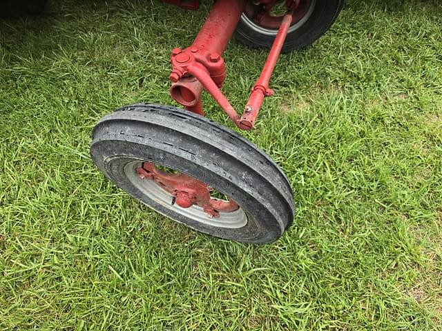 Image of Farmall A equipment image 2