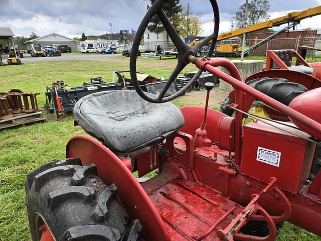 Image of Farmall A equipment image 4