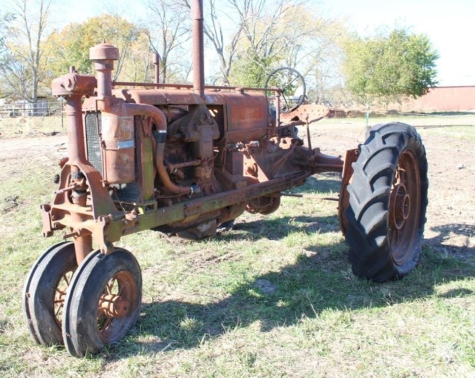 Farmall F-30 Equipment Image0