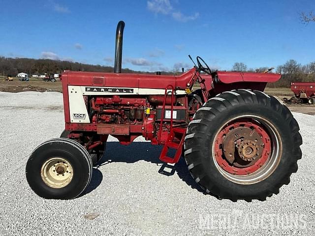 Image of International Harvester 806 equipment image 1