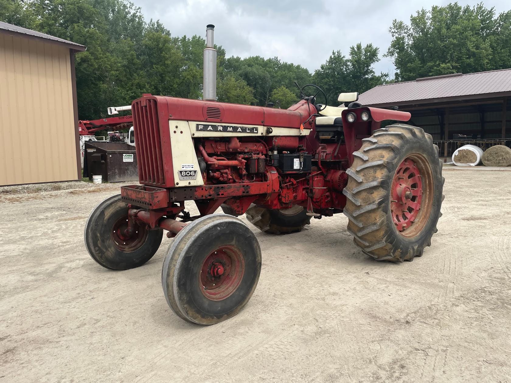 Farmall 806 Equipment Image0