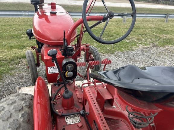 Image of Farmall A equipment image 3