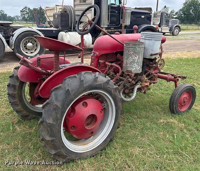 Image of Farmall Cub equipment image 4