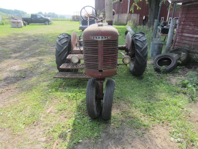 Image of Farmall B equipment image 4