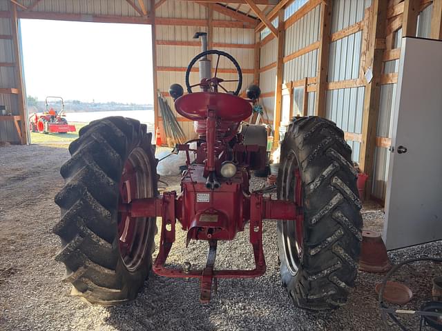 Image of Farmall M equipment image 3