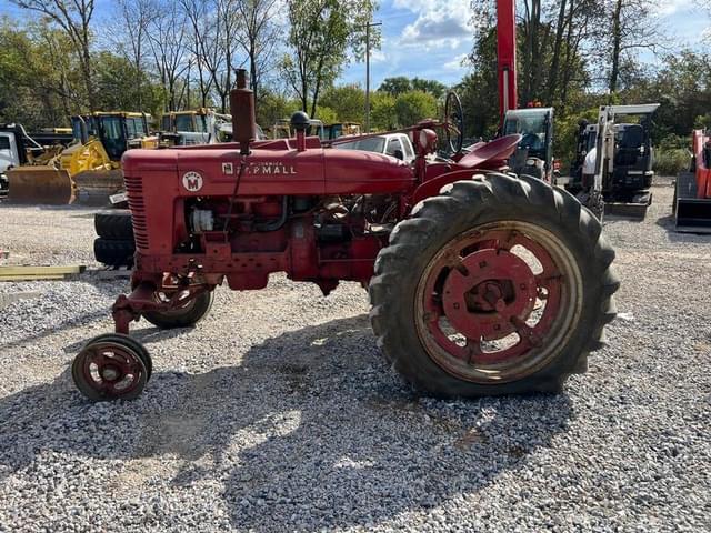 Image of Farmall Super M equipment image 1