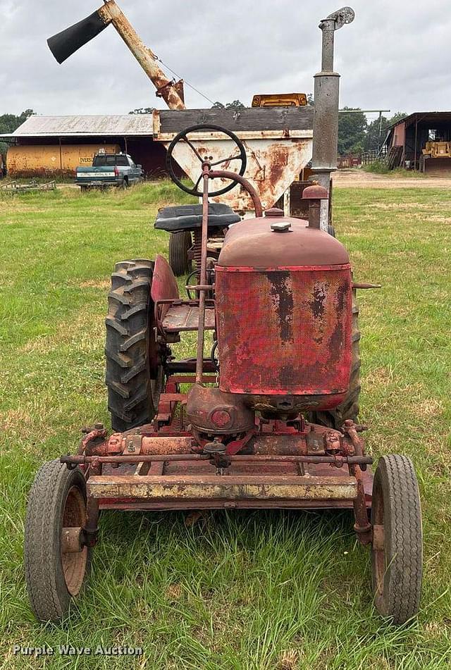 Image of International Harvester Farmall equipment image 1