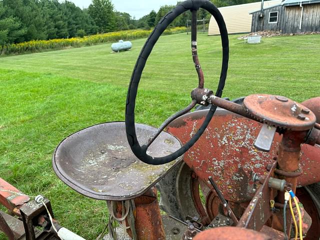 Image of Farmall H equipment image 4