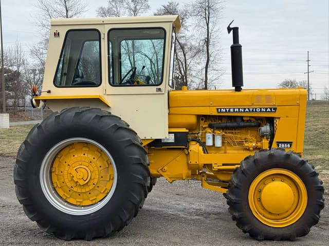 Image of International Harvester 2856 equipment image 3