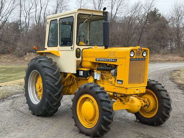 Image of International Harvester 2856 equipment image 2