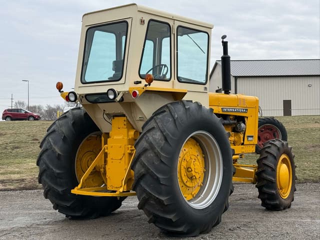 Image of International Harvester 2856 equipment image 4