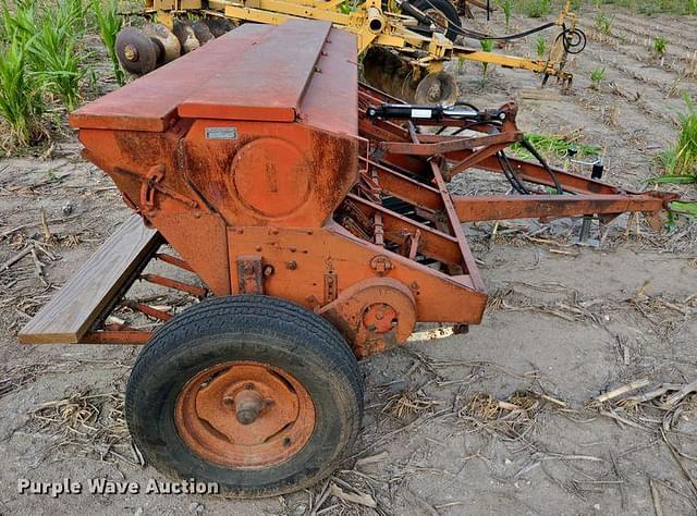 Image of International Harvester 10 equipment image 3