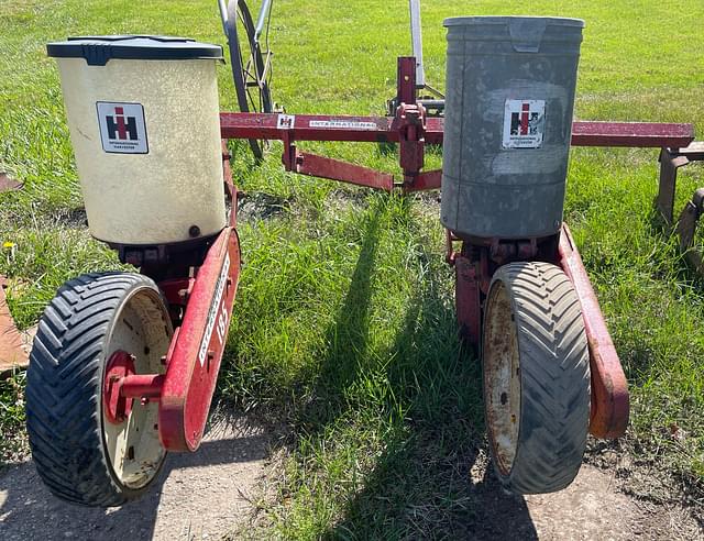 Image of International Harvester 185 equipment image 1