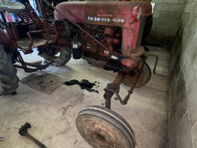 Image of International Harvester Farmall equipment image 2