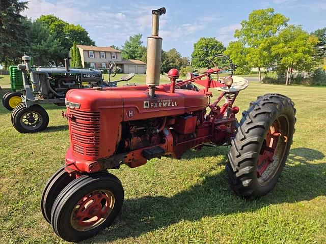 Image of Farmall H equipment image 1