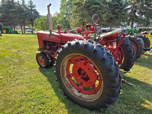 Image of Farmall H equipment image 3