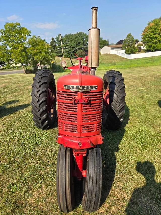 Image of Farmall H equipment image 2