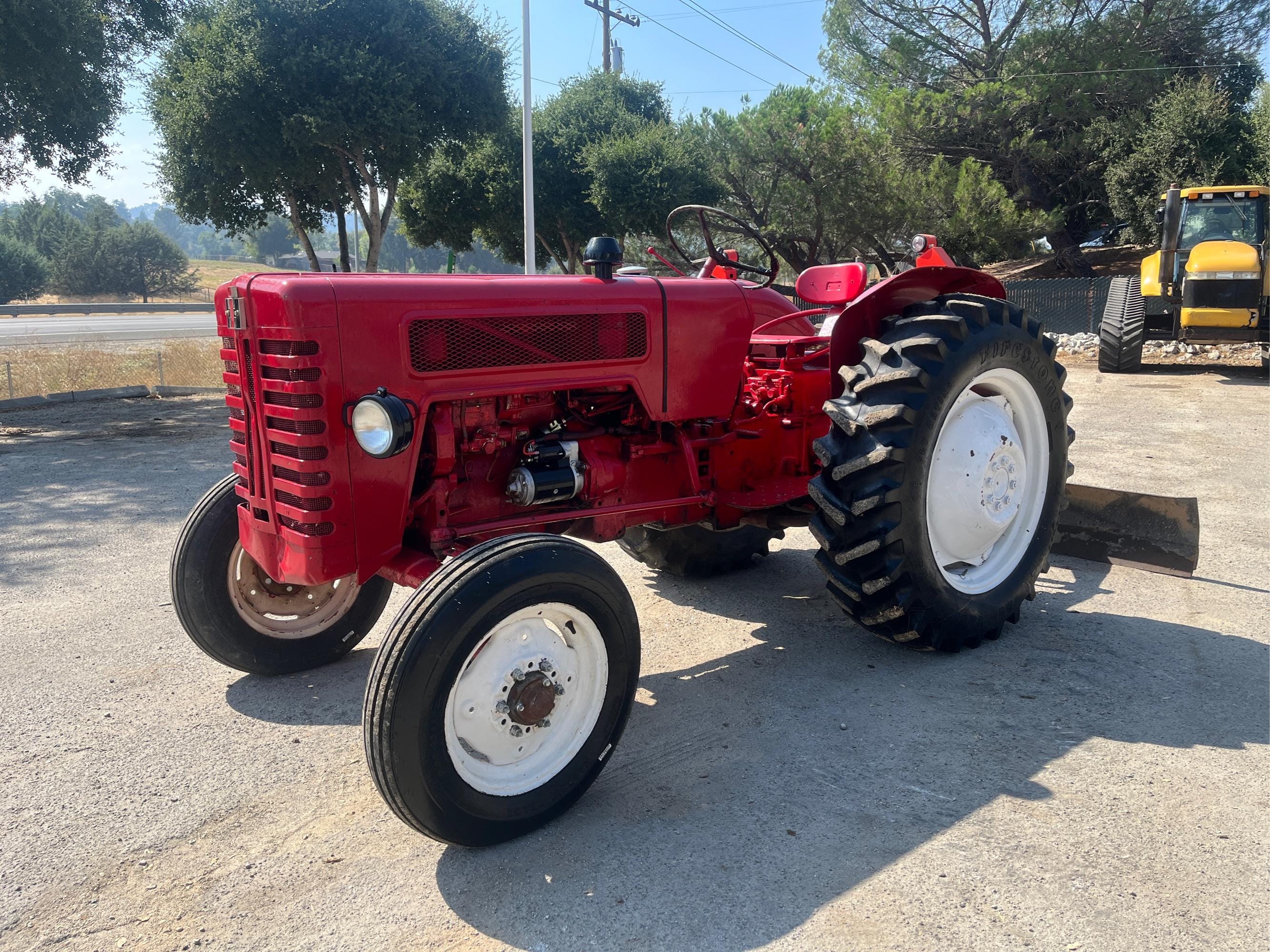 Main image International Harvester B275