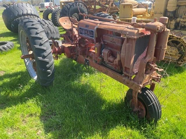 Thumbnail image Farmall F-12 0