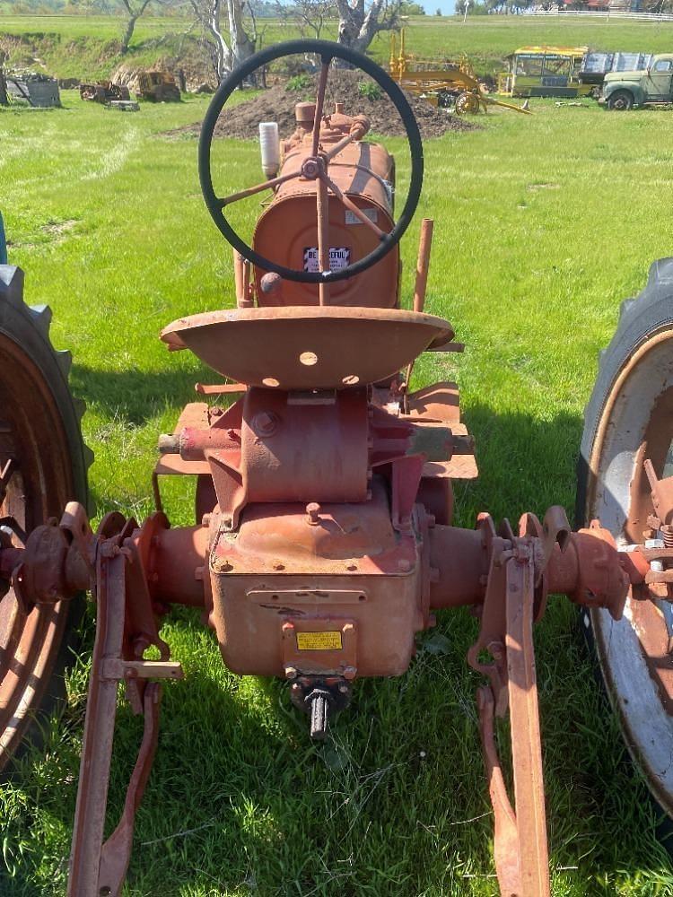Main image Farmall F-12 1