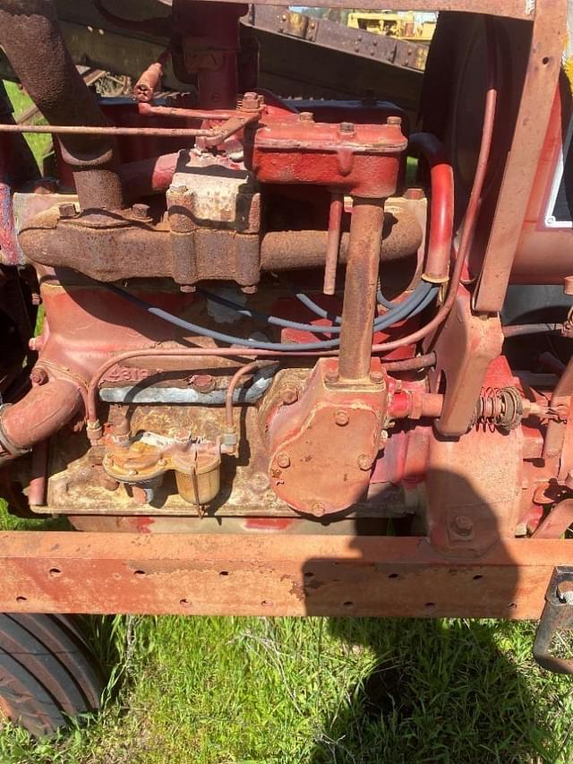Thumbnail image Farmall F-12 4