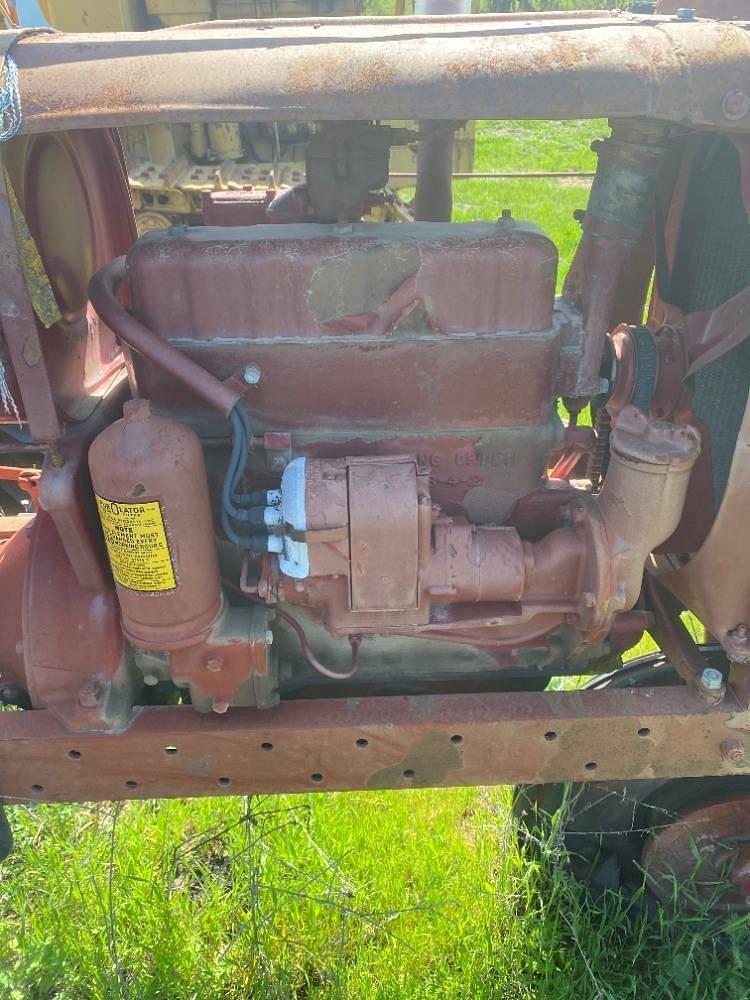 Main image Farmall F-12 5