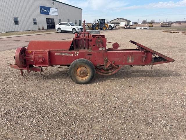 Image of International Harvester 37 equipment image 4
