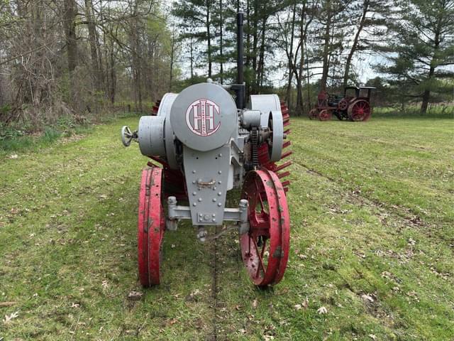 Image of International Harvester 10-20 equipment image 1