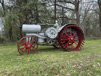 Main image International Harvester 10-20