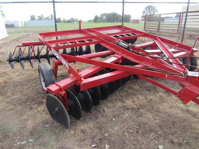 Image of International Harvester 370 equipment image 1