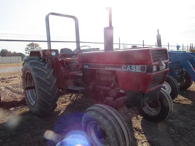 Image of International Harvester 585 equipment image 3