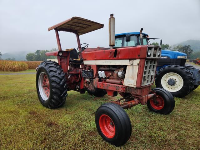 Image of International Harvester 100 equipment image 2
