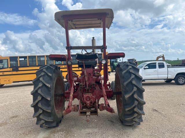 Image of International Harvester Hydro 100 equipment image 2
