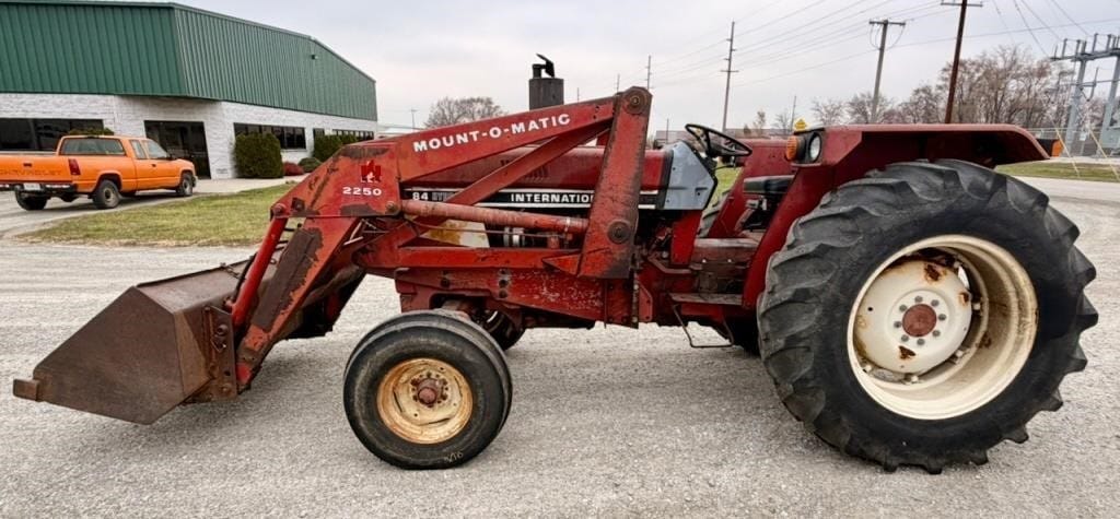 International Harvester Hydro 84 Equipment Image0