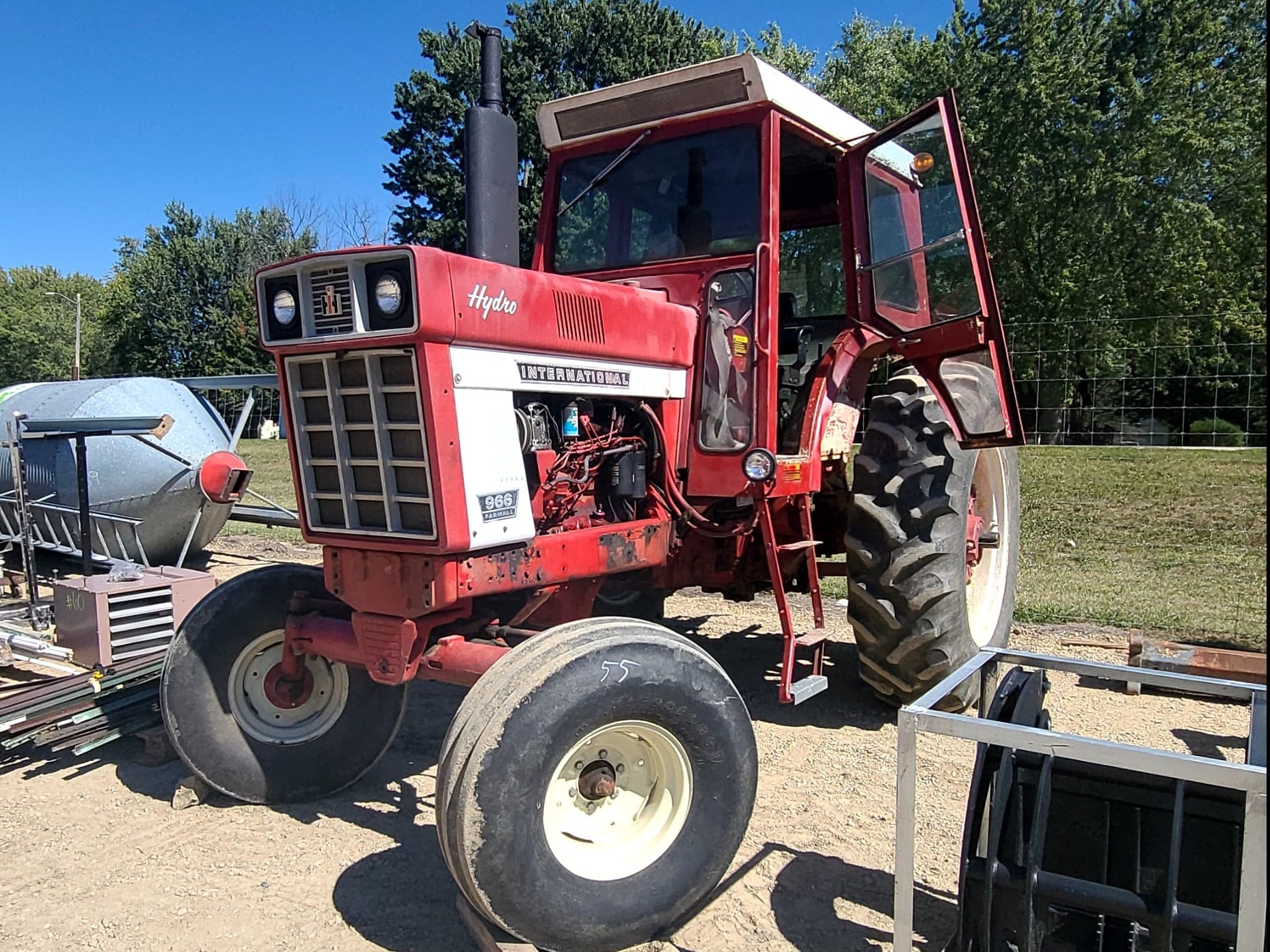 Main image International Harvester 966