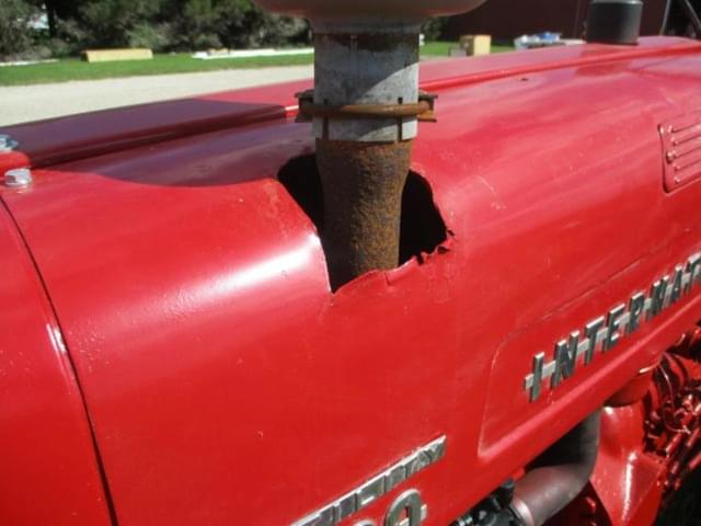 Image of International Harvester 300 equipment image 2
