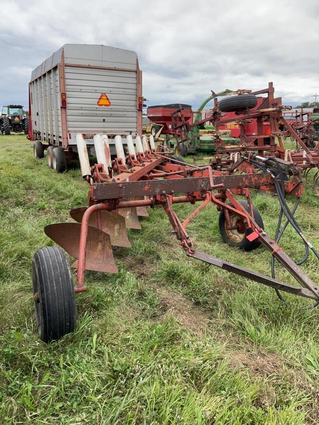 Image of International Harvester 770 equipment image 2