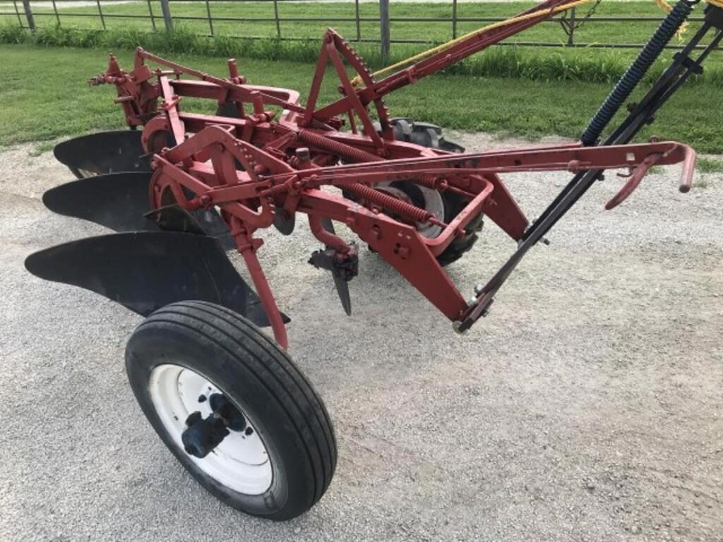 International Little Genius Tillage Plows for Sale Tractor Zoom