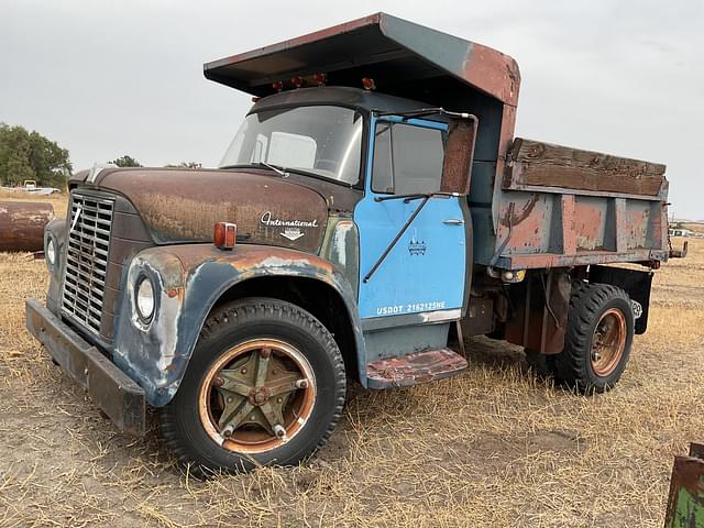 Image of International Loadstar 1600 equipment image 3