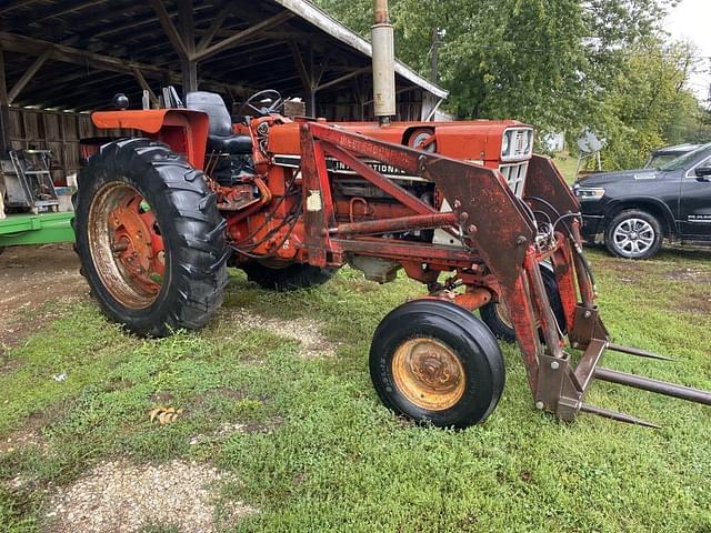 Image of International Harvester 686 equipment image 2