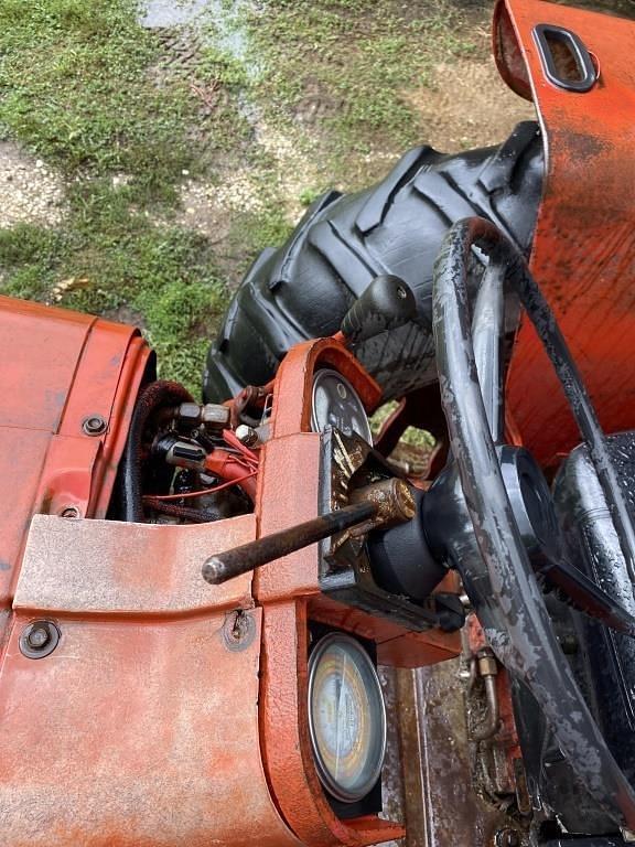 Image of International Harvester 686 equipment image 4