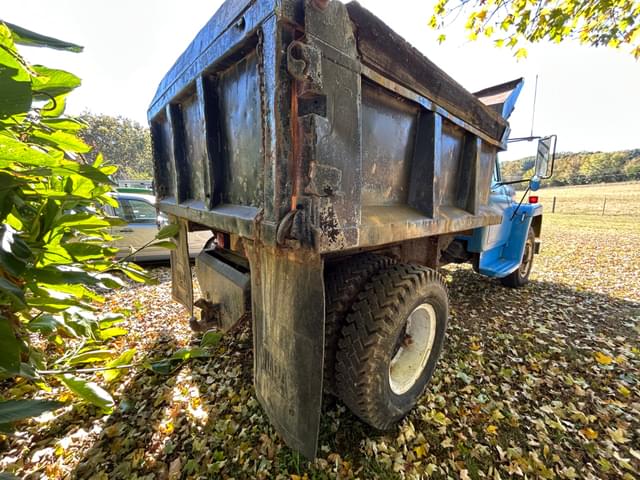 Image of International Loadstar 1600 equipment image 4