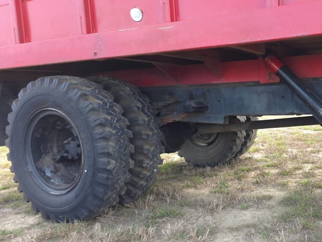 Image of International Loadstar 1600 equipment image 4